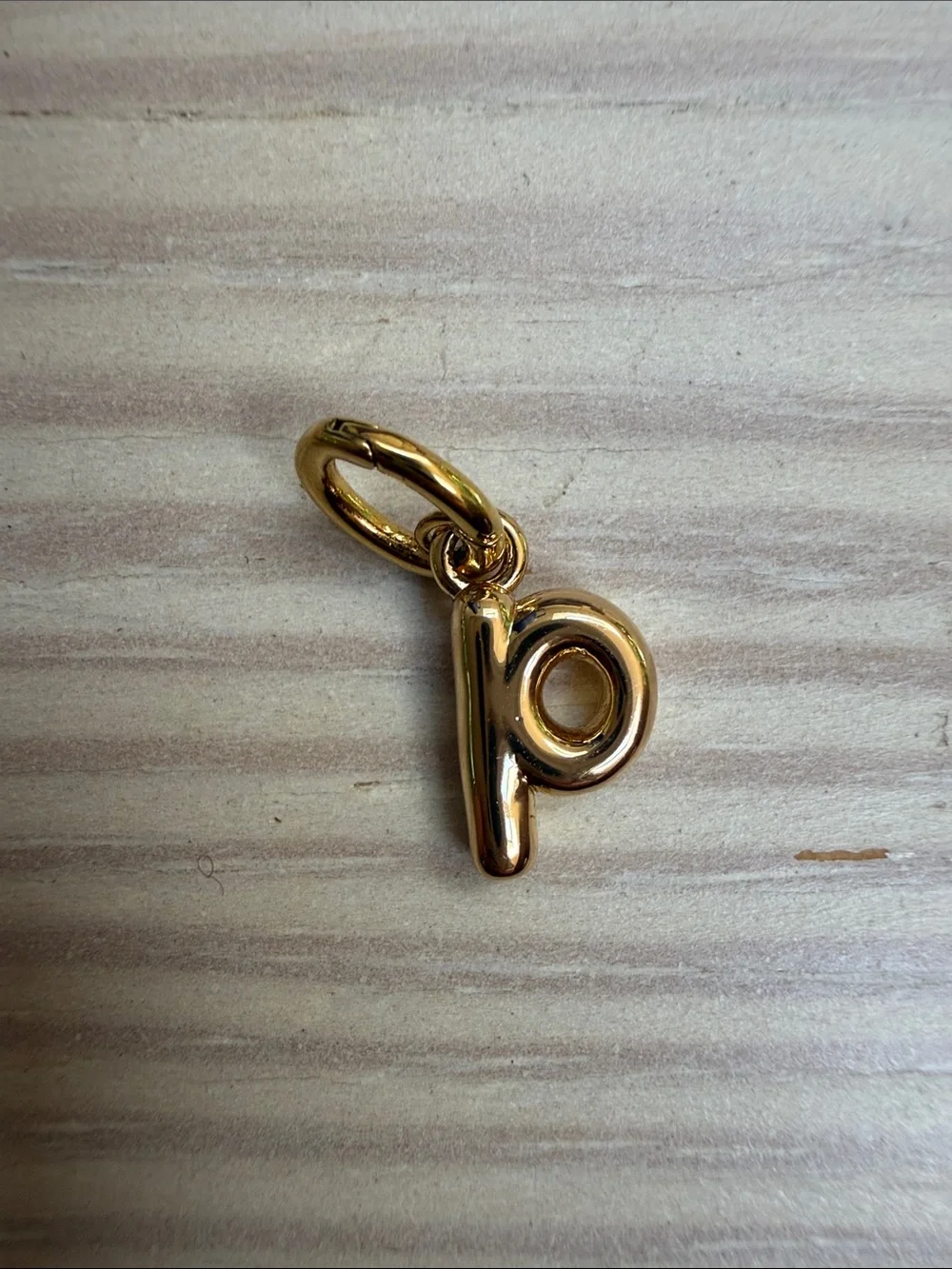 Roxanne Assoulin The Itsy Bitsy Puffy Initial Charm “p” gold finish - Picture 1 of 2